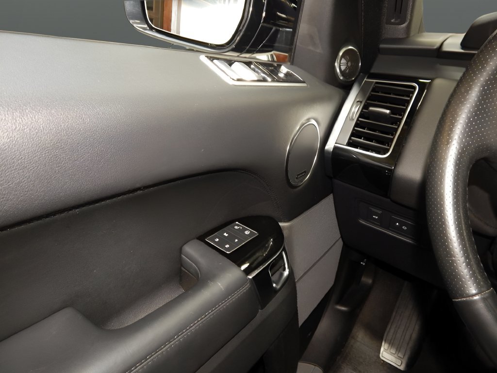 Used 2020 Land Rover Range Rover HSE AWD/4WD image 16