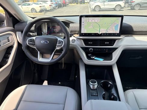 New 2026 Ford Explorer Active w/ Active Comfort Package AWD/4WD image 8
