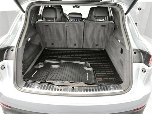 Used 2020 Porsche Cayenne S image 16