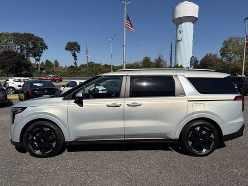 Certified 2025 Kia Carnival EX image 6