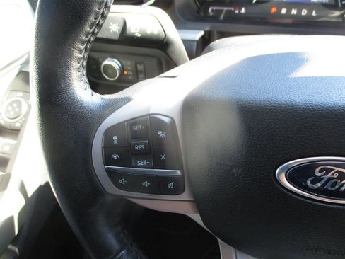 Used 2021 Ford Explorer XLT w/ Equipment Group 202A image 11