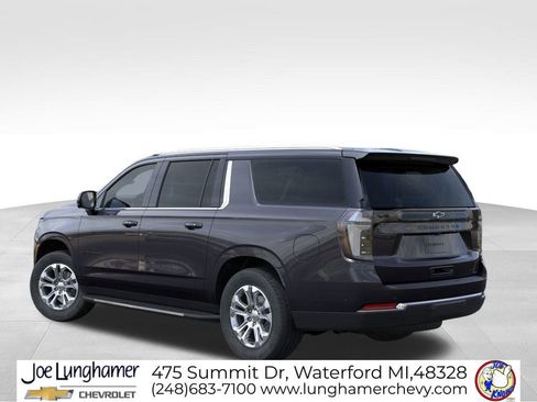 New 2026 Chevrolet Suburban LT image 3