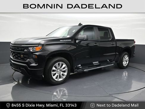 Used 2024 Chevrolet Silverado 1500 Custom image 1