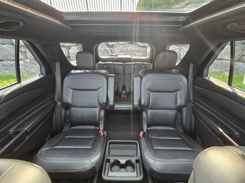 Used 2020 Ford Explorer XLT w/ Equipment Group 202A AWD/4WD image 21