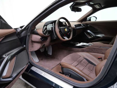 Certified 2025 Ferrari 12Cilindri RWD image 15