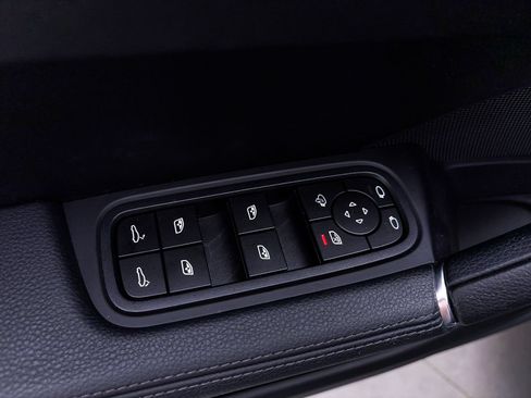 Used 2023 Porsche Cayenne AWD/4WD image 19