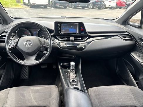 Used 2018 Toyota C-HR XLE FWD image 10