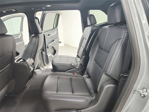 New 2026 GMC Acadia Elevation image 34