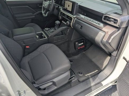 Used 2024 Toyota Tacoma SR5 AWD/4WD image 12