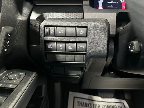 Used 2025 Toyota 4Runner Limited AWD/4WD image 17