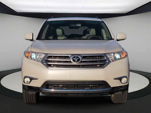 Used 2011 Toyota Highlander Limited image 3