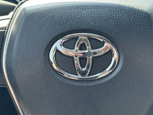 Used 2018 Toyota Camry SE image 31