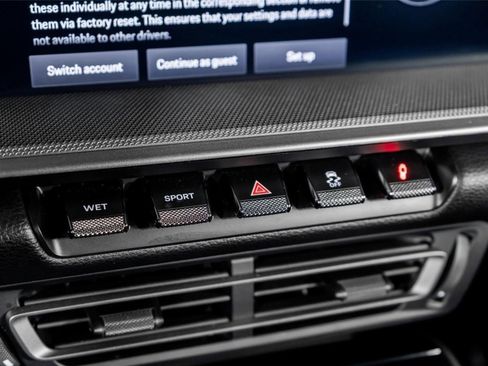 Used 2022 Porsche 911 Carrera image 34