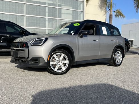 Used 2025 MINI Cooper Countryman S image 1