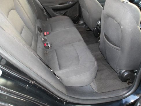 Used 2018 Chevrolet Malibu LT image 23