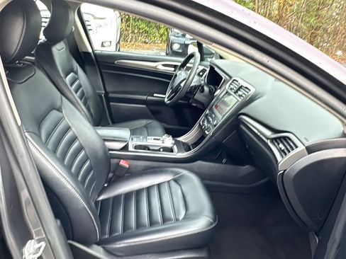 Used 2019 Ford Fusion SEL image 12