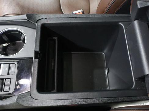 Used 2024 Honda Pilot Elite image 32