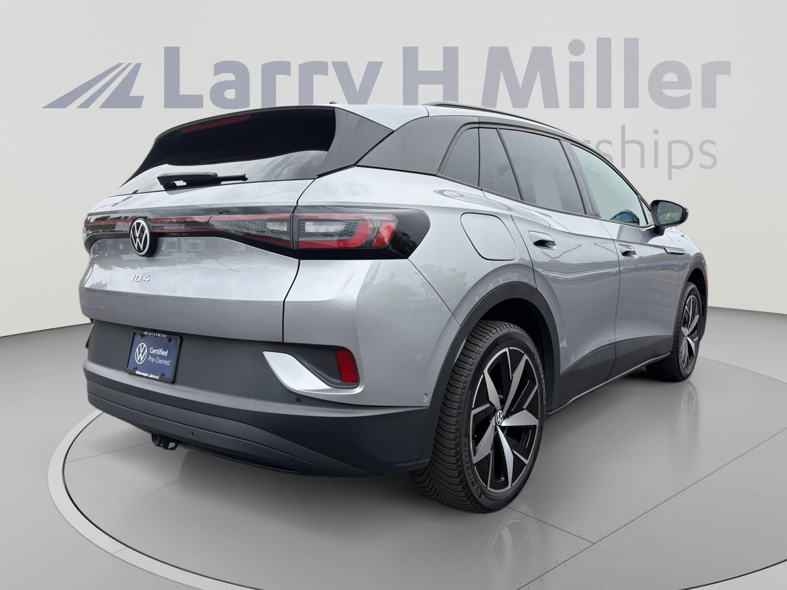 Used 2023 Volkswagen ID.4 Pro S AWD/4WD image 5