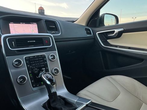 Used 2018 Volvo S60 T5 Inscription Platinum w/ Climate Package image 46