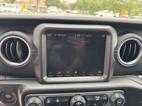 Used 2023 Jeep Wrangler Unlimited Sahara w/ Cold Weather Group AWD/4WD image 23