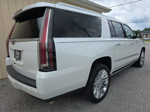 Used 2016 Cadillac Escalade ESV Platinum AWD/4WD image 8