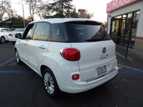 Used 2014 FIAT 500L Easy w/ Popular Equipment Group FWD image 4