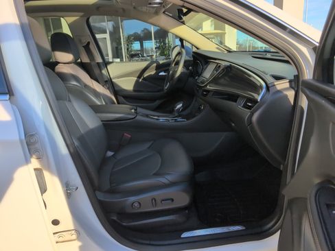 Used 2017 Buick Envision Essence image 35