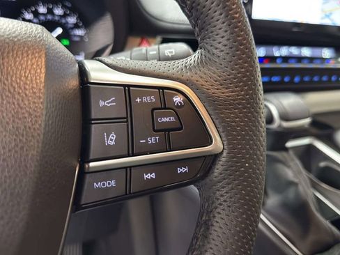 Used 2023 Toyota Sienna Limited AWD/4WD image 31