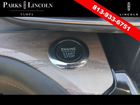 Used 2022 Ford Explorer Platinum w/ Equipment Group 601A AWD/4WD image 32