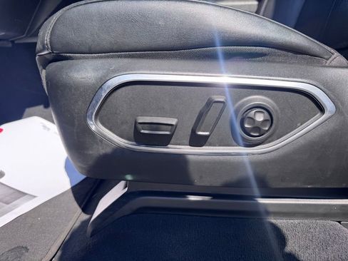Used 2023 Jeep Wagoneer L Series II AWD/4WD image 15