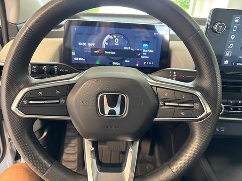 Used 2025 Honda Prologue EX image 9