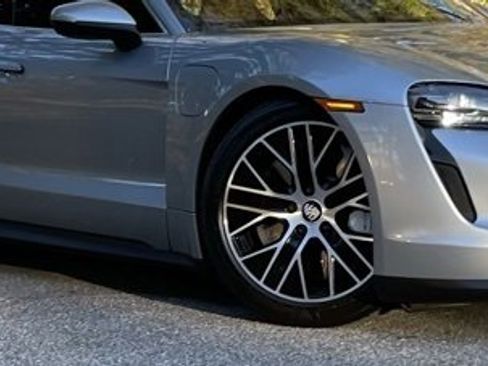 Used 2020 Porsche Taycan 4S image 10