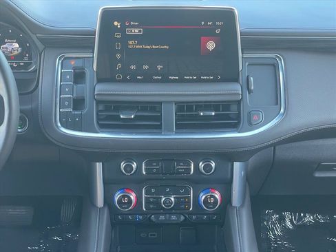 Used 2023 GMC Yukon SLT w/ SLT Luxury Package RWD image 15