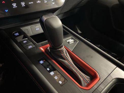 Certified 2025 Nissan Kicks SR image 17