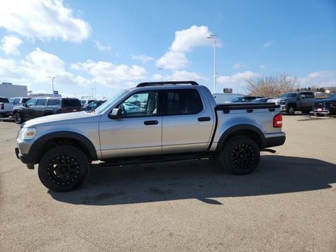 Used 2008 Ford Explorer Sport Trac XLT image 4