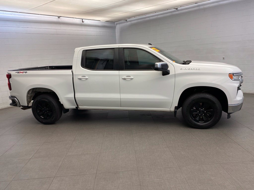 Used 2022 Chevrolet Silverado 1500 LT AWD/4WD image 10