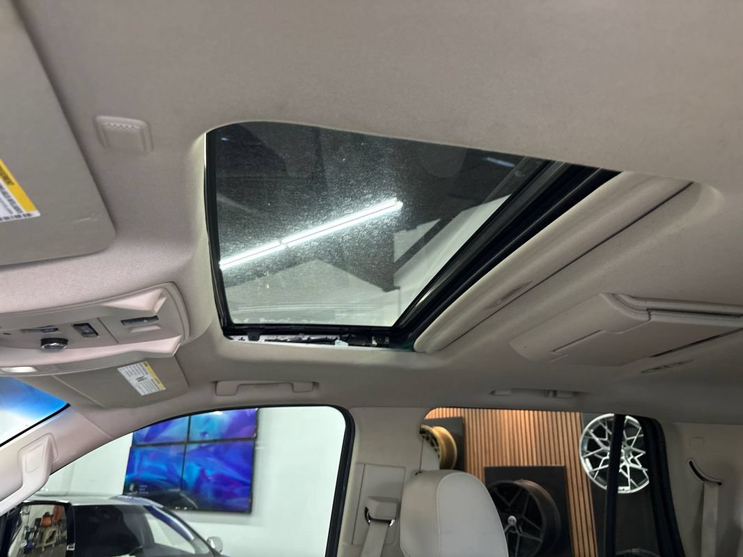 Used 2016 Cadillac Escalade Premium AWD/4WD image 28