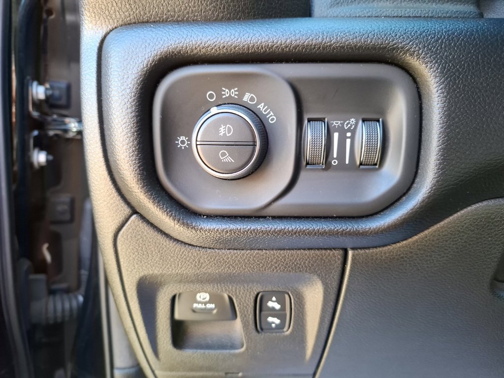Used 2019 RAM 1500 Rebel w/ Rebel Level 2 Equipment Group AWD/4WD image 17