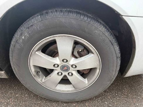 Used 2006 Pontiac Grand Prix w/ Premium Package image 9