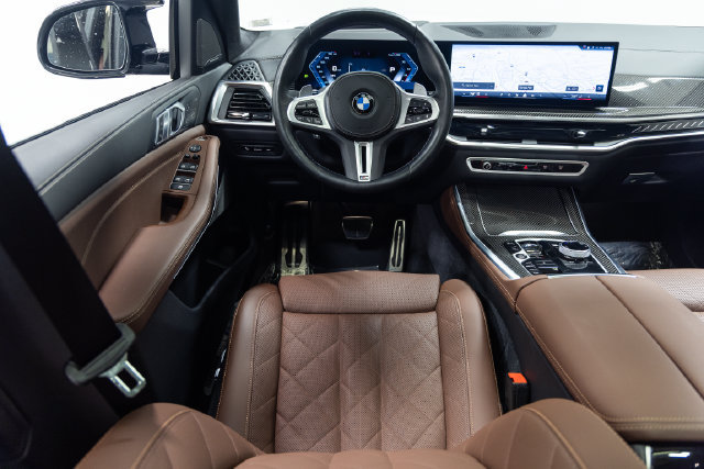 Certified 2026 BMW X5 M60i AWD/4WD image 3