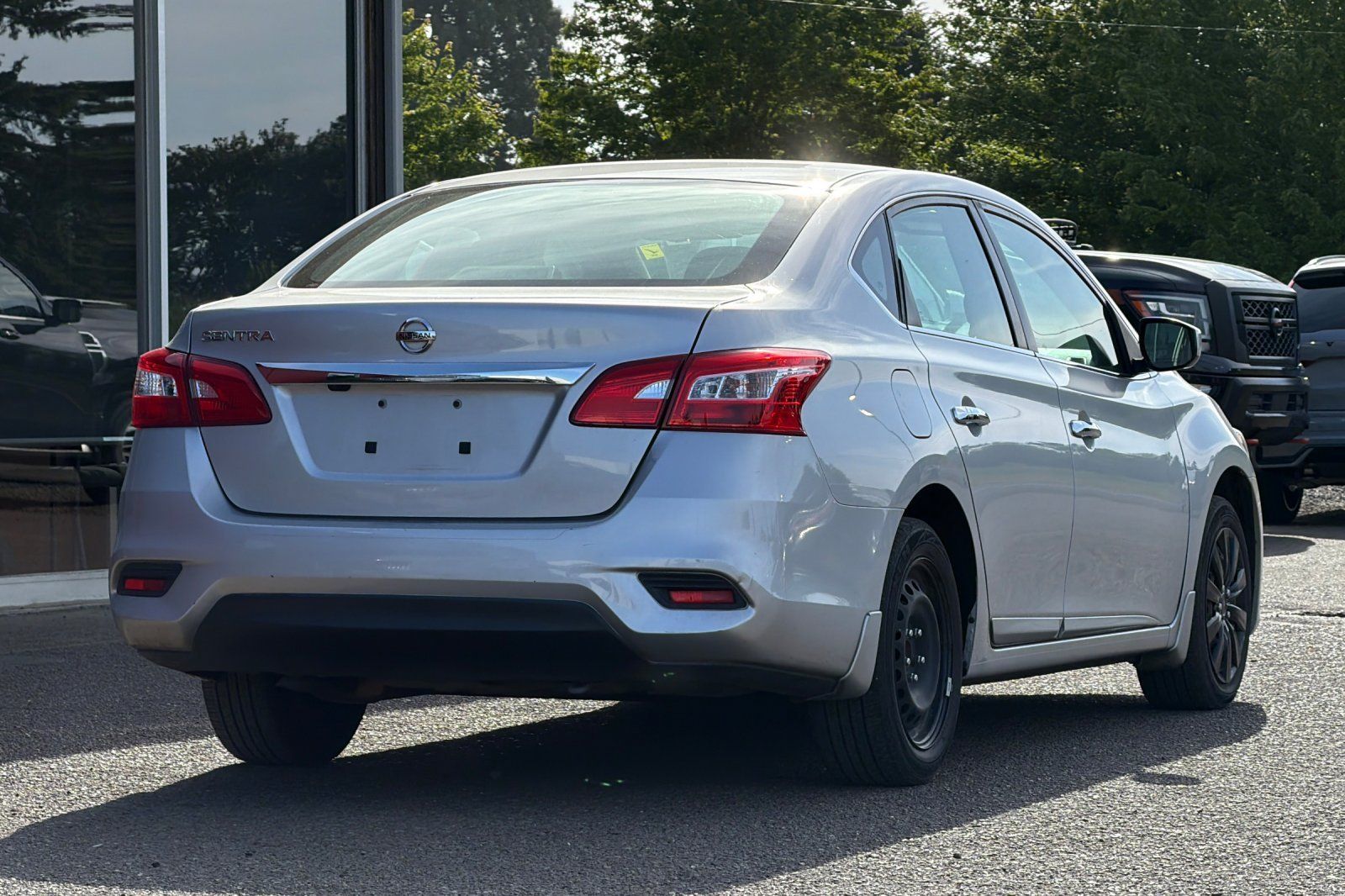 Used 2019 Nissan Sentra S w/ Exterior Package FWD image 4
