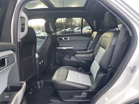 Used 2023 Ford Explorer XLT w/ Equipment Group 202A image 25