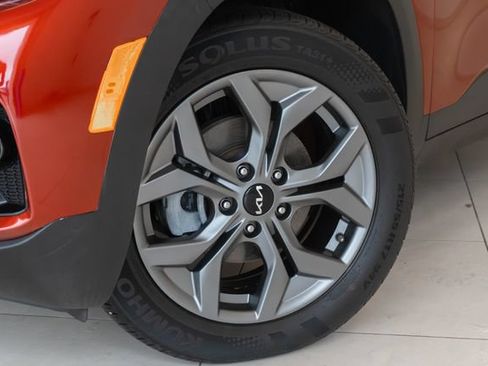 Used 2024 Kia Seltos S FWD image 2