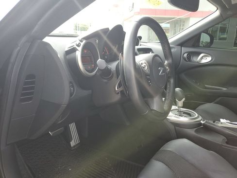 Used 2019 Nissan 370Z Touring Sport RWD image 12