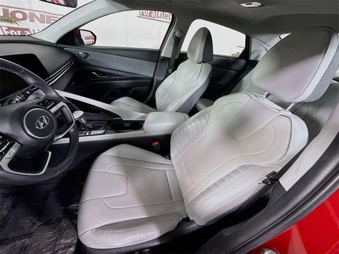 Certified 2022 Hyundai Elantra Limited image 28