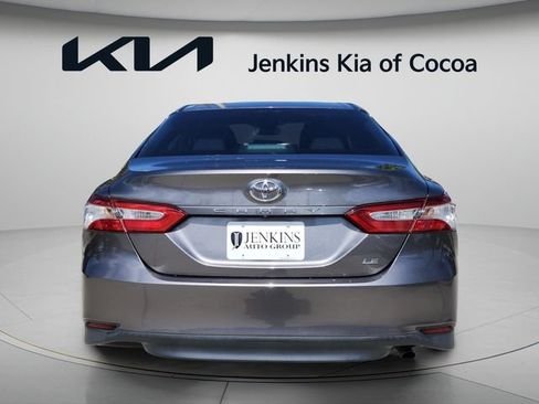Used 2018 Toyota Camry LE w/ Convenience Package FWD image 6