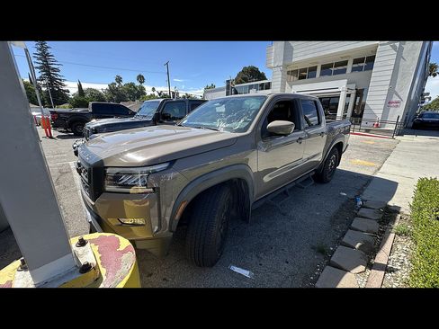 Used 2022 Nissan Frontier Pro-X w/ Pro-X Premium Package RWD image 2
