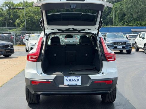 Certified 2026 Volvo XC40 B5 Plus AWD/4WD image 5