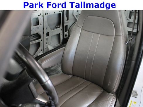 Used 2016 Chevrolet Express 2500 image 12