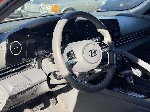 Used 2021 Hyundai Elantra SEL w/ Convenience Package image 17